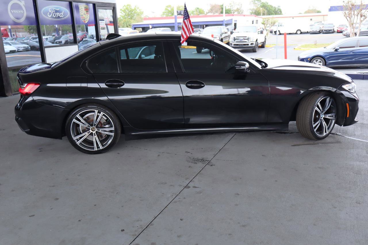 Used 2020 BMW 330i Sedan w/ M Sport Package image 4
