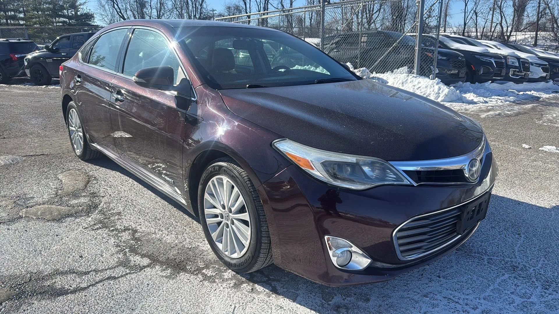 Used 2014 Toyota Avalon Limited w/ Technology Package FWD image 3