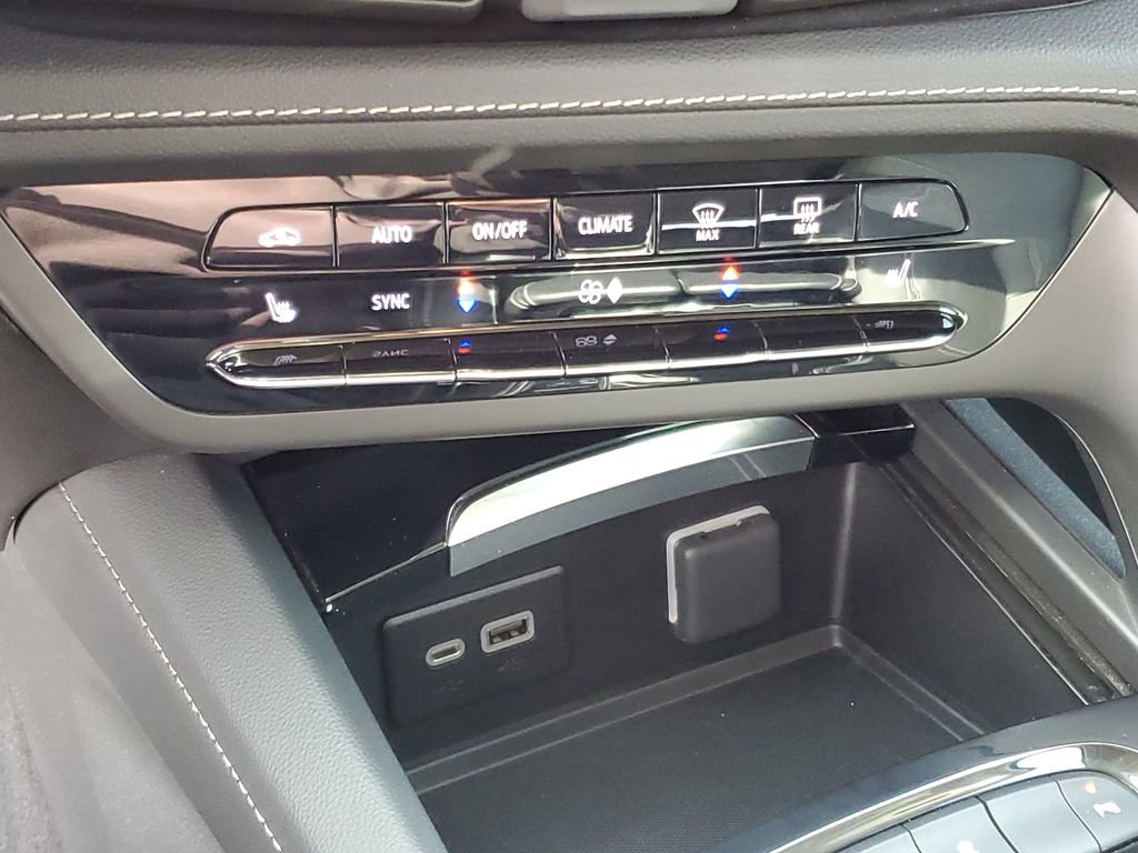 Used 2023 Buick Envision Essence AWD/4WD image 18