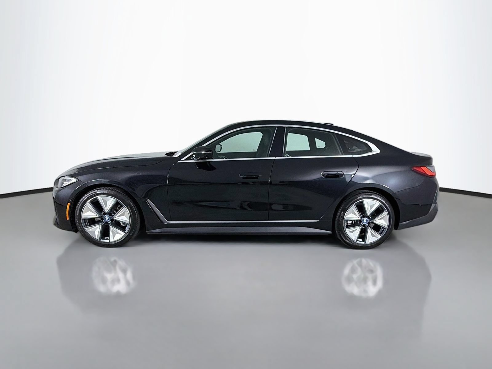 Used 2023 BMW i4 eDrive40 w/ Premium Package RWD image 4