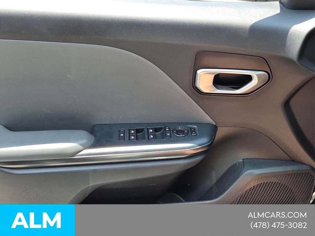 Used 2025 Kia K4 FWD image 26
