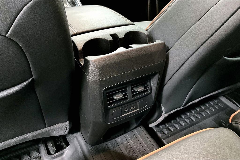 Used 2025 GMC Canyon AT4 w/ Technology Plus Package image 31