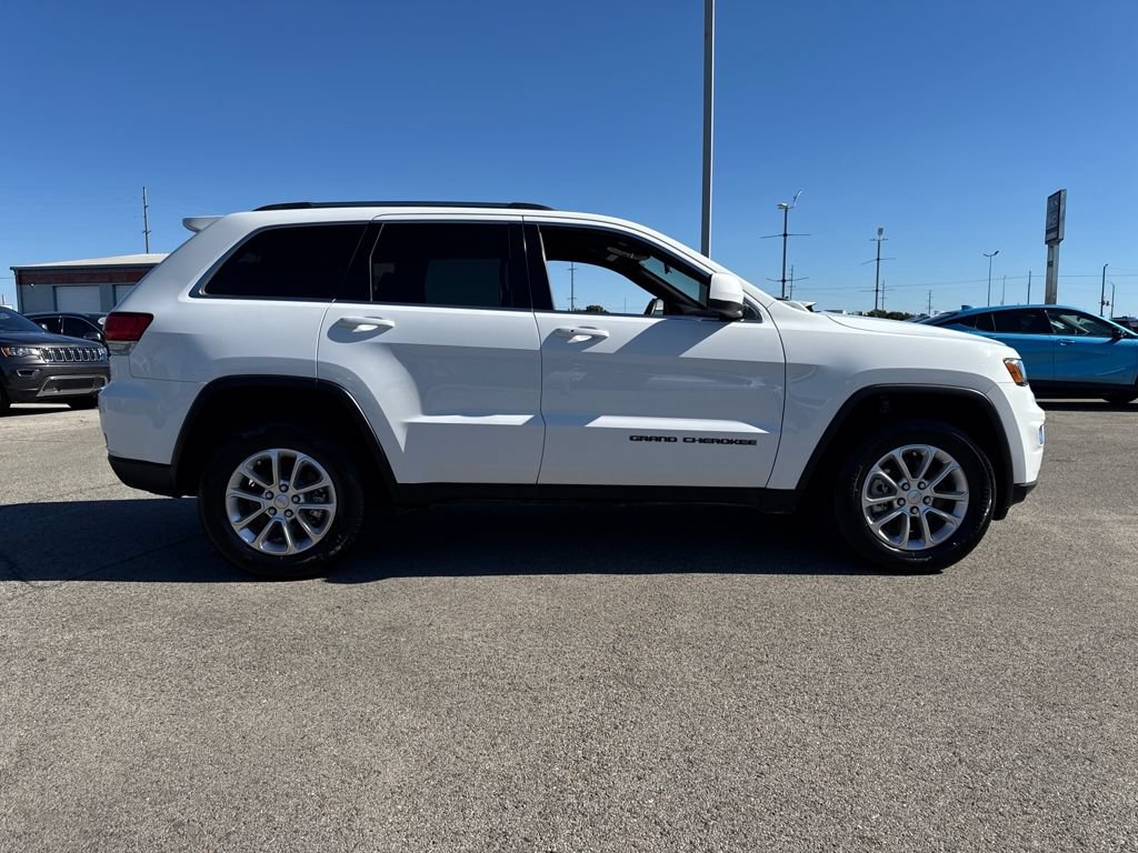 Used 2021 Jeep Grand Cherokee Laredo AWD/4WD image 8