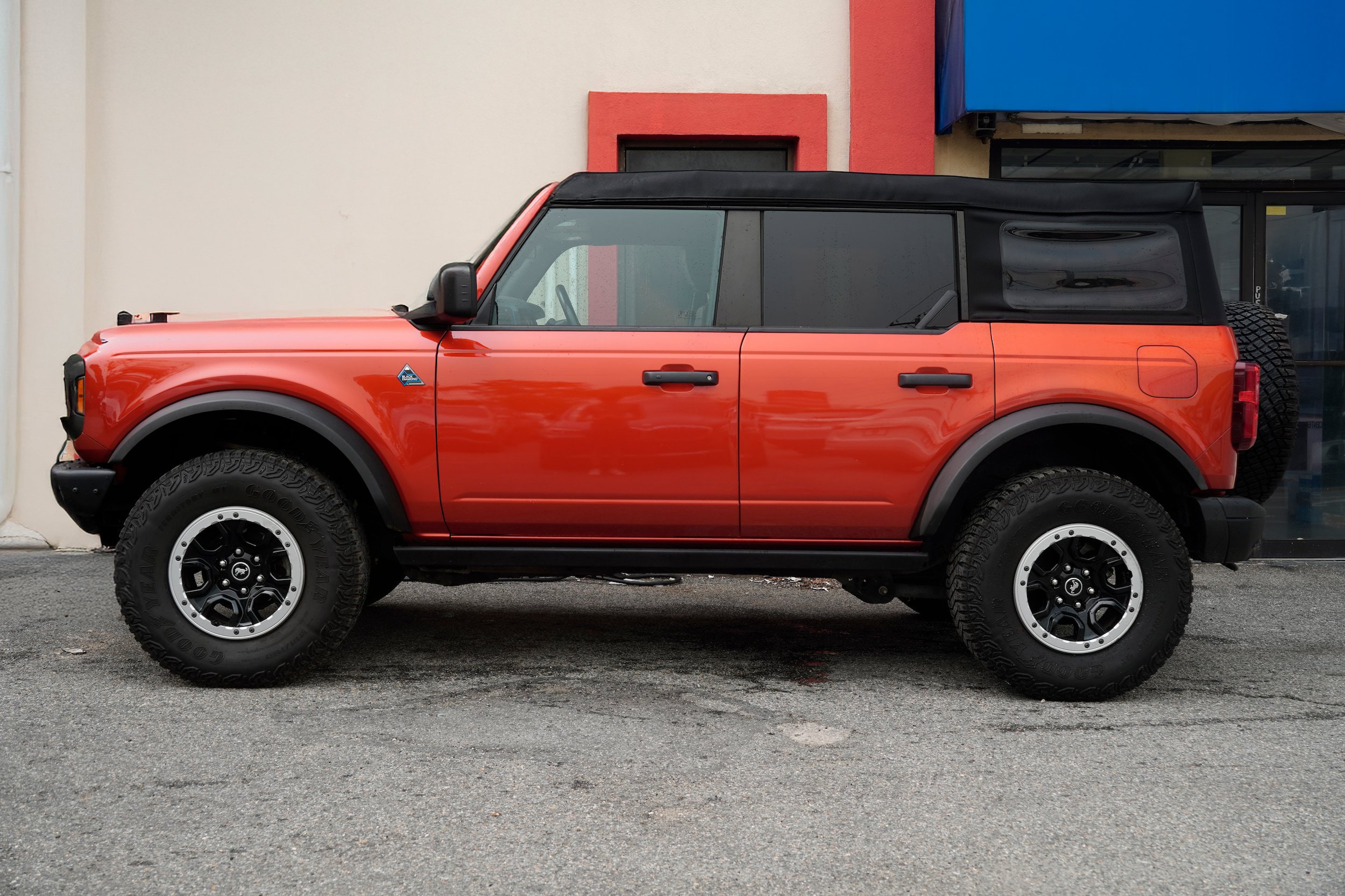 Used 2023 Ford Bronco Black Diamond w/ Sasquatch Package AWD/4WD image 5
