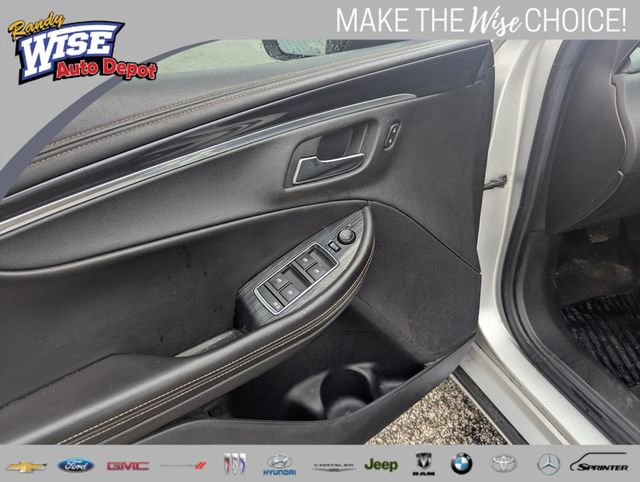 Used 2016 Chevrolet Impala LT w/ Convenience Package image 10