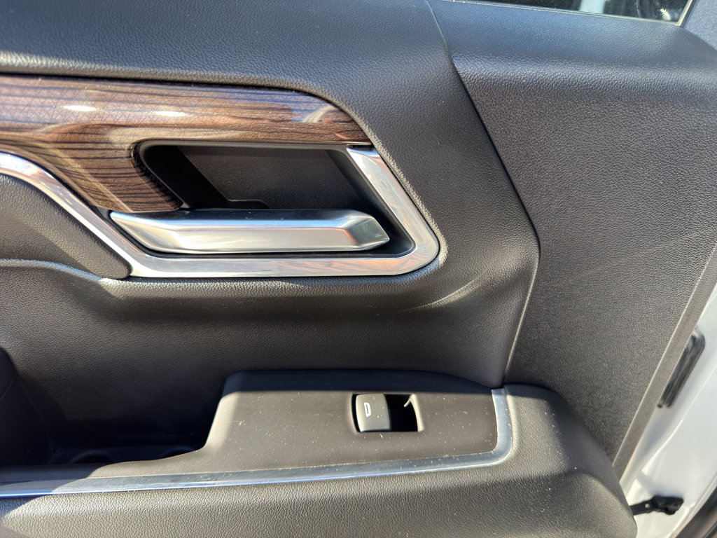 Used 2024 Chevrolet Silverado 1500 LT Trail Boss w/ Protection Package AWD/4WD image 8