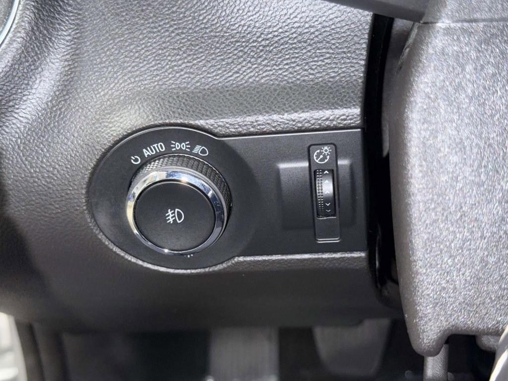 Used 2010 Chevrolet Camaro SS image 27