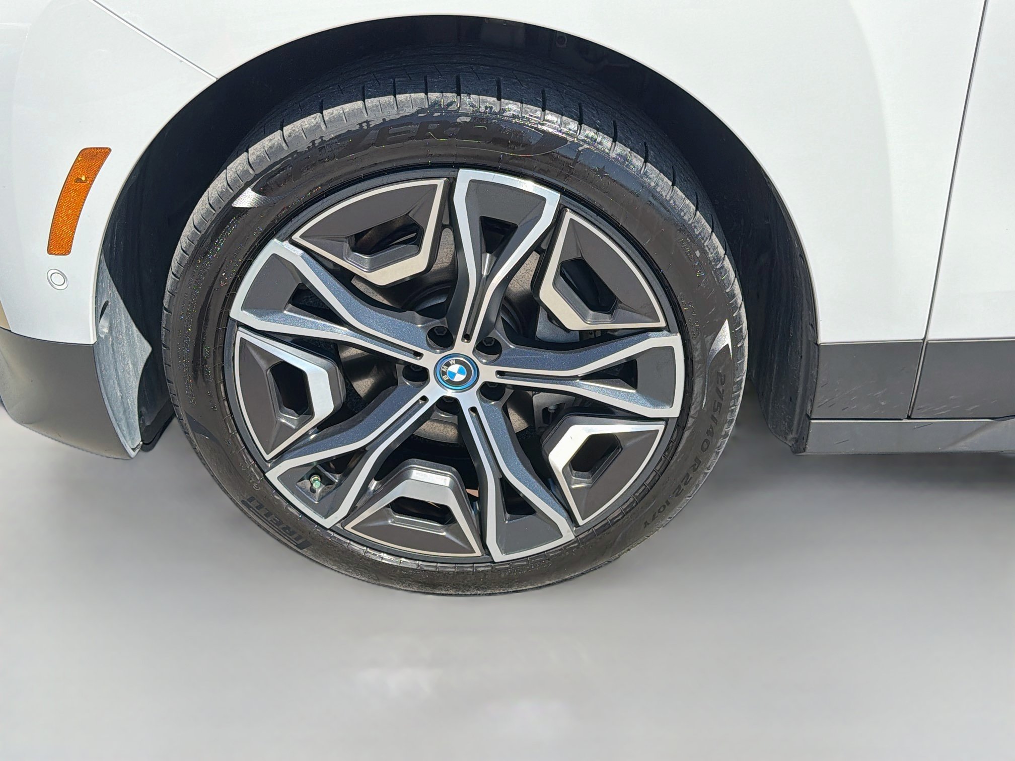 Used 2024 BMW iX xDrive50 w/ Premium Package AWD/4WD image 44