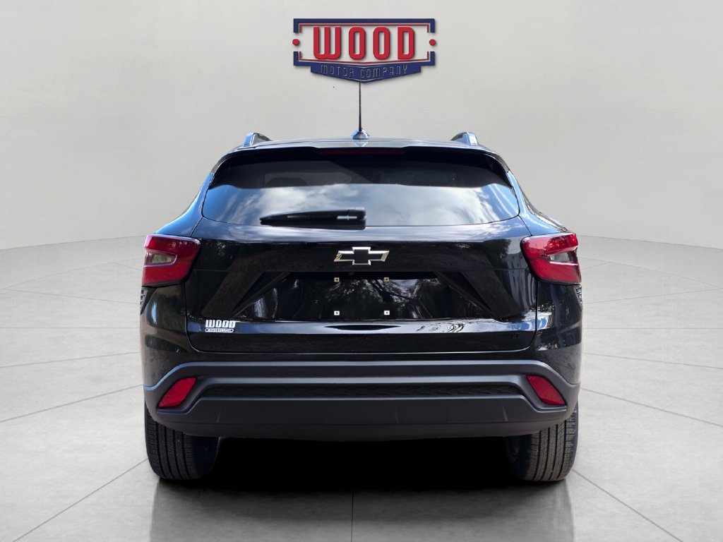 New 2026 Chevrolet Trax LT w/ Midnight Edition FWD image 3