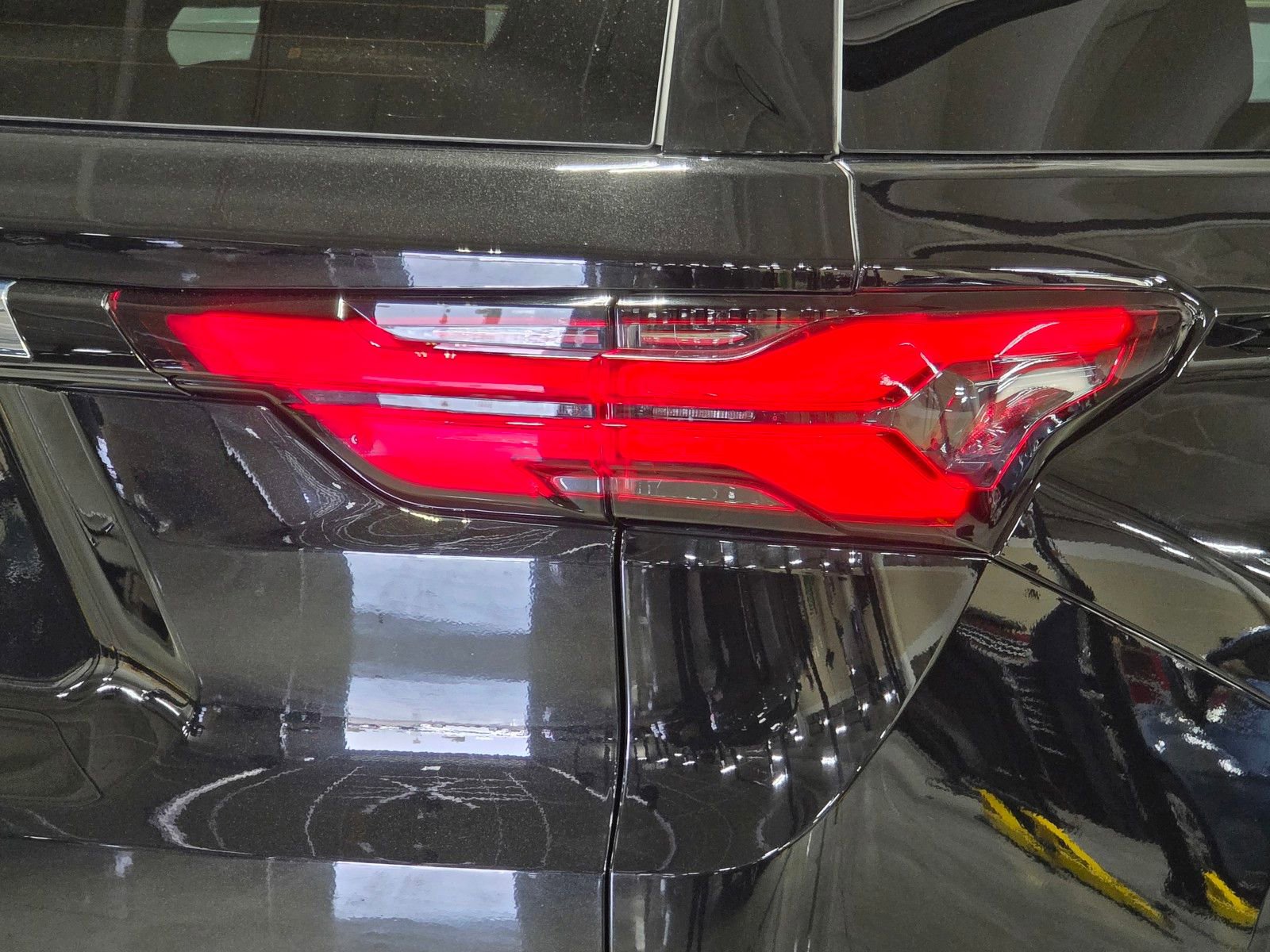 Used 2022 Chevrolet Traverse LT image 12