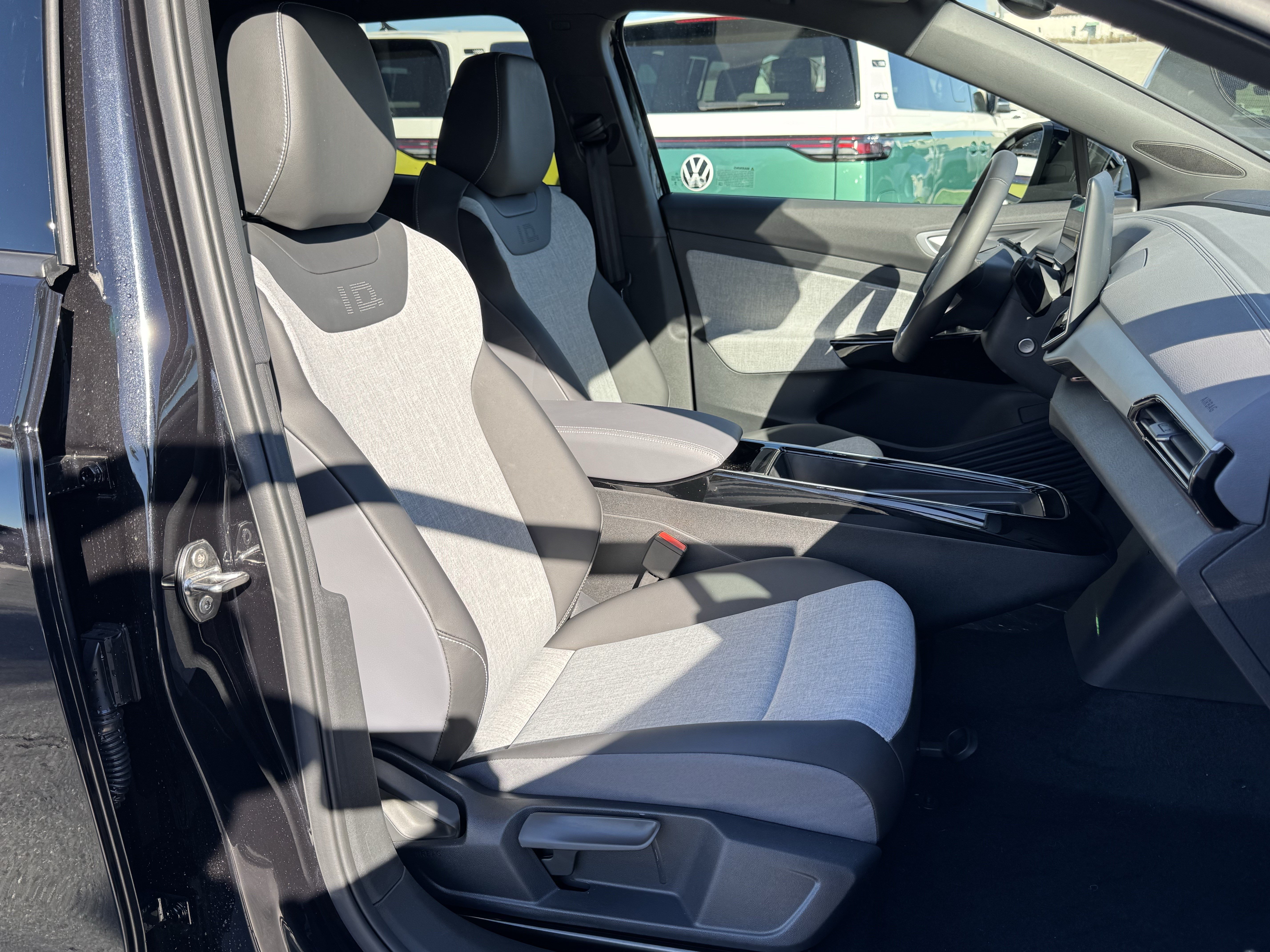 New 2026 Volkswagen ID.4 Pro RWD image 32