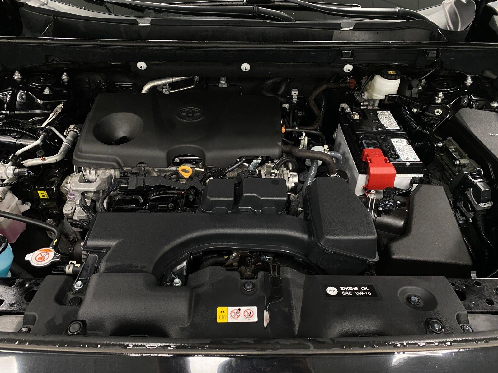 Used 2025 Toyota RAV4 XLE AWD/4WD image 11