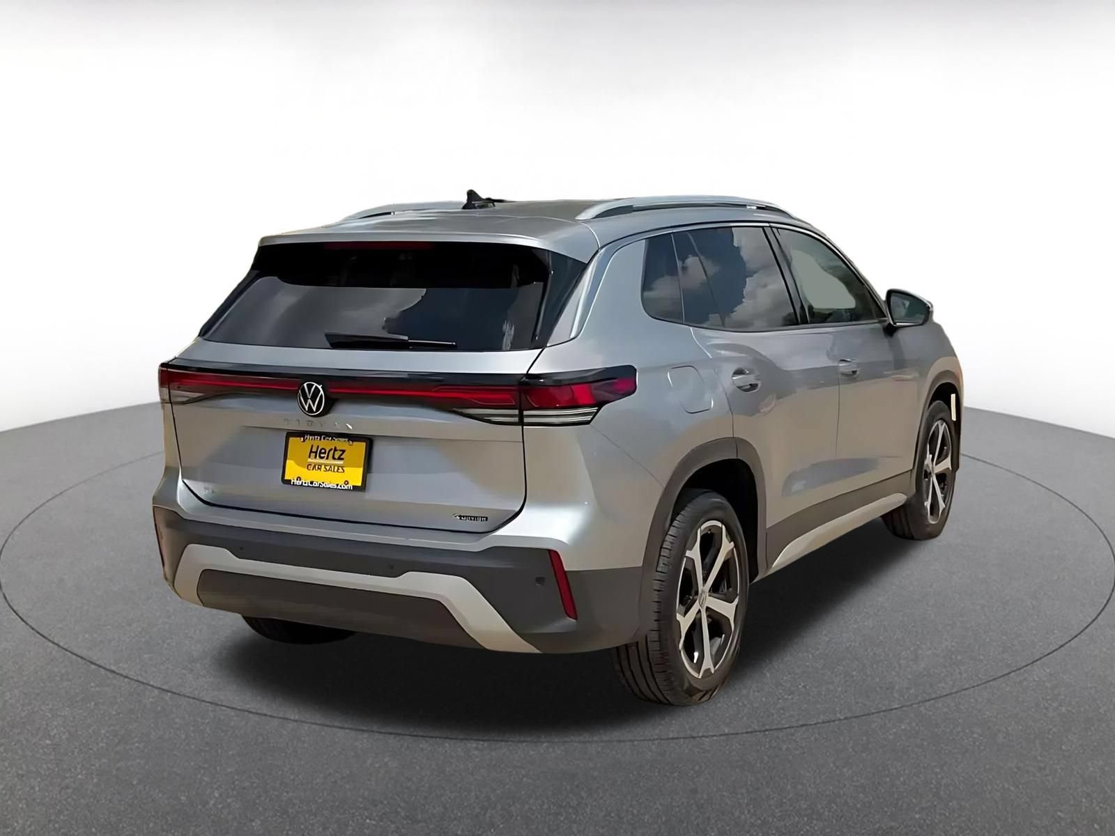 Used 2026 Volkswagen Tiguan SE AWD/4WD image 14