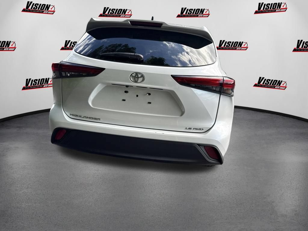 Used 2022 Toyota Highlander LE AWD/4WD image 6