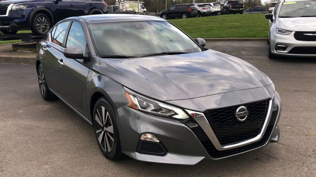 Used 2022 Nissan Altima 2.5 SV FWD image 9