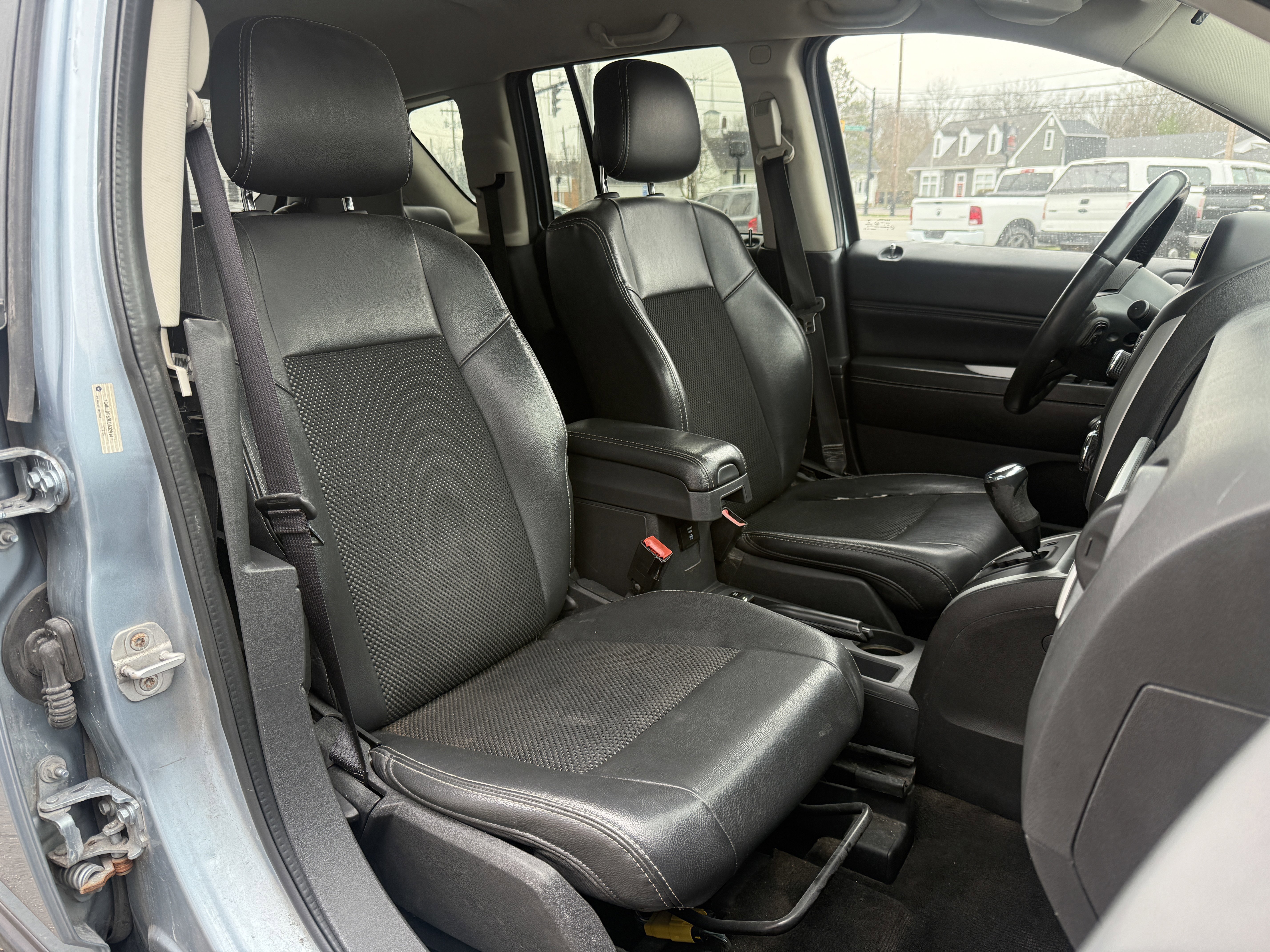 Used 2014 Jeep Compass Latitude image 11