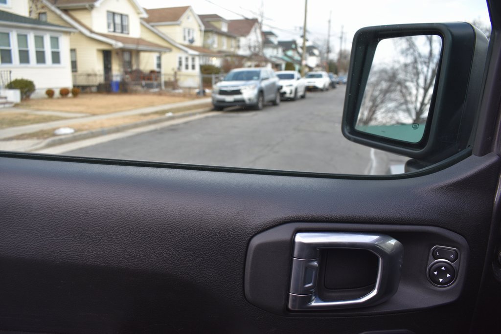 Used 2023 Jeep Wrangler Willys image 13