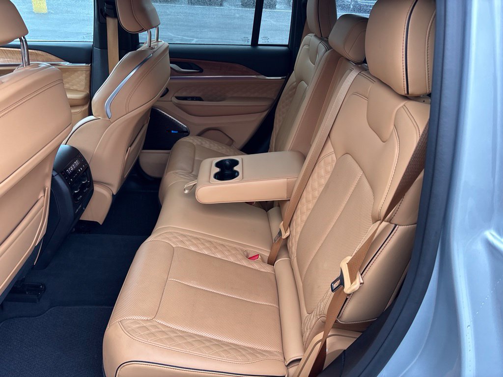 Used 2022 Jeep Grand Cherokee Summit AWD/4WD image 28