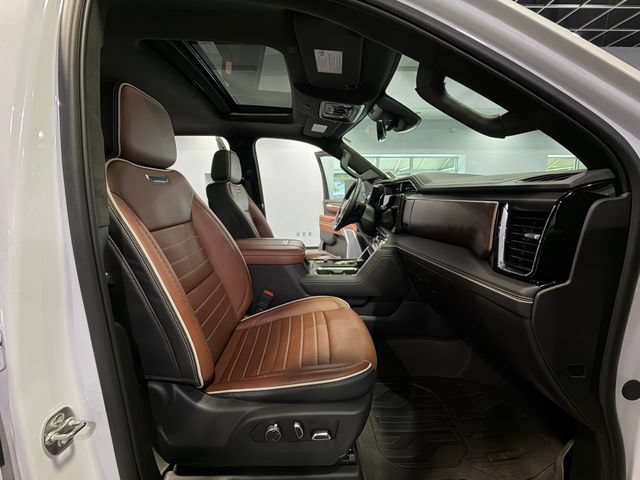 Used 2025 GMC Sierra 2500 Denali Ultimate w/ Max Trailering Package AWD/4WD image 14