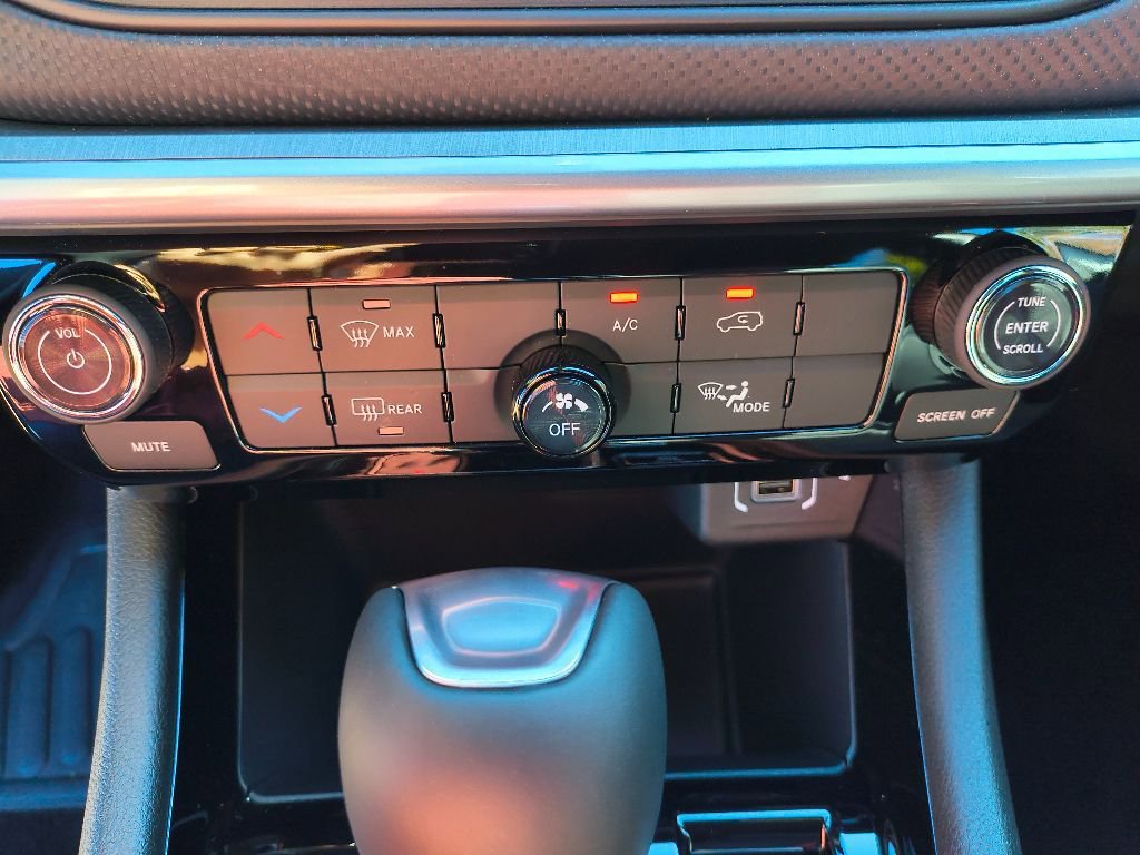 New 2026 Jeep Compass Latitude image 22