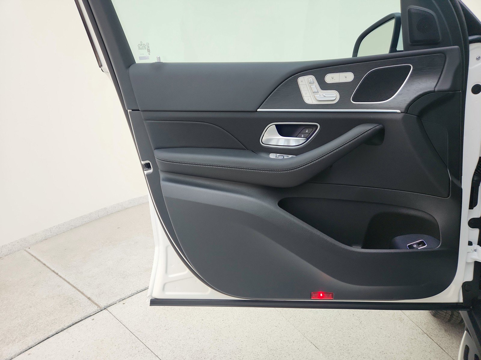 Certified 2025 Mercedes-Benz GLE 350 4MATIC image 21