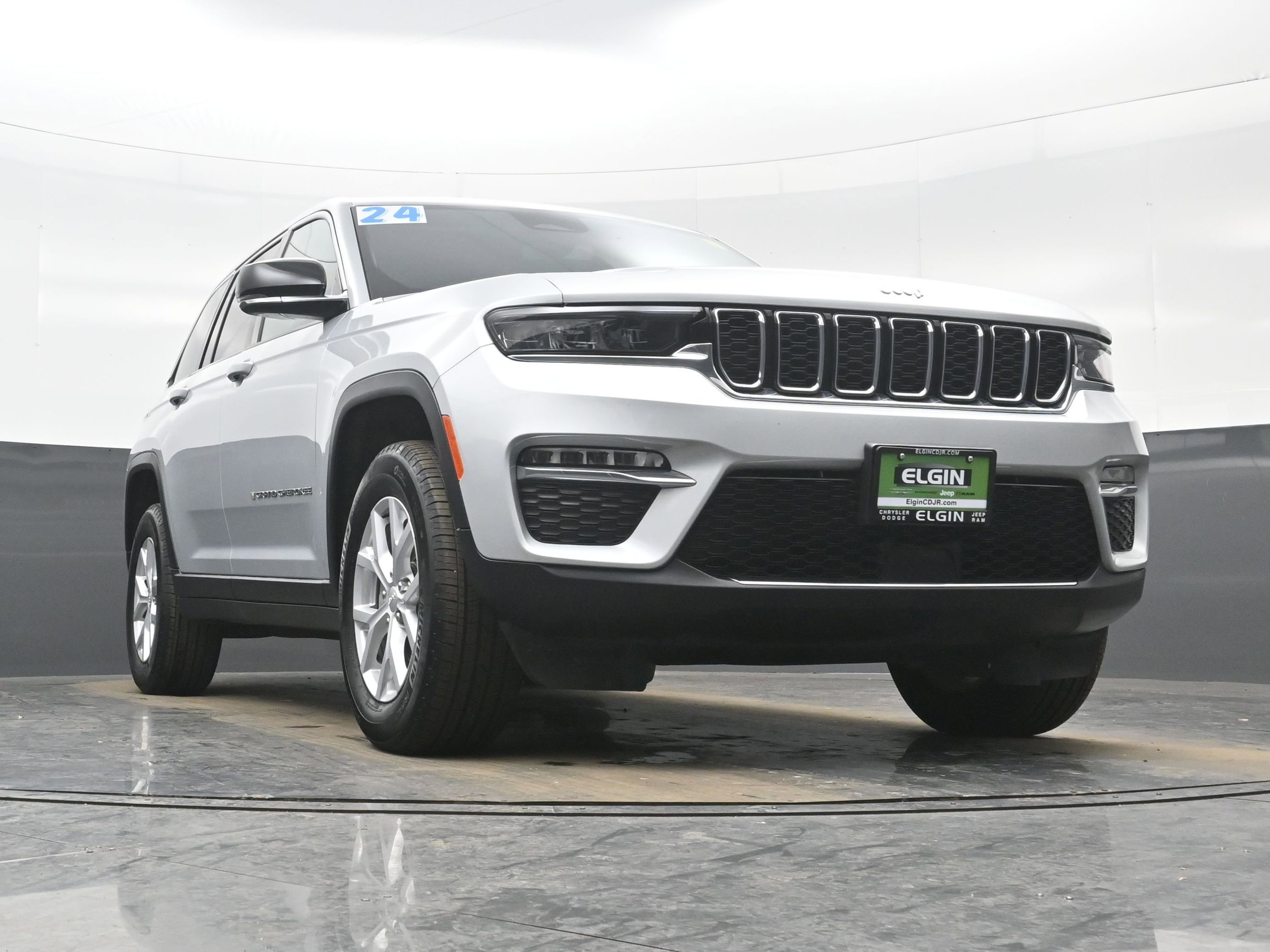 Used 2024 Jeep Grand Cherokee Limited image 31