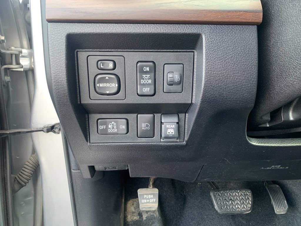 Used 2020 Toyota Tundra Limited w/ Limited Premium Package AWD/4WD image 31