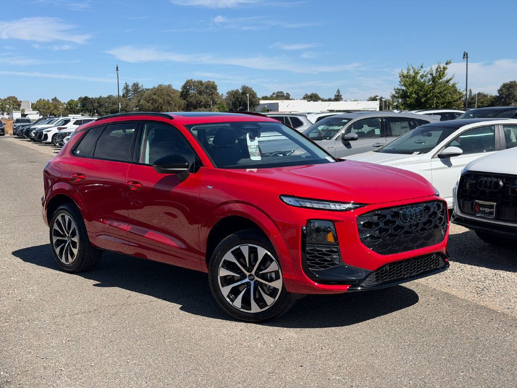New 2026 Audi Q3 quattro 2.0T AWD/4WD image 3