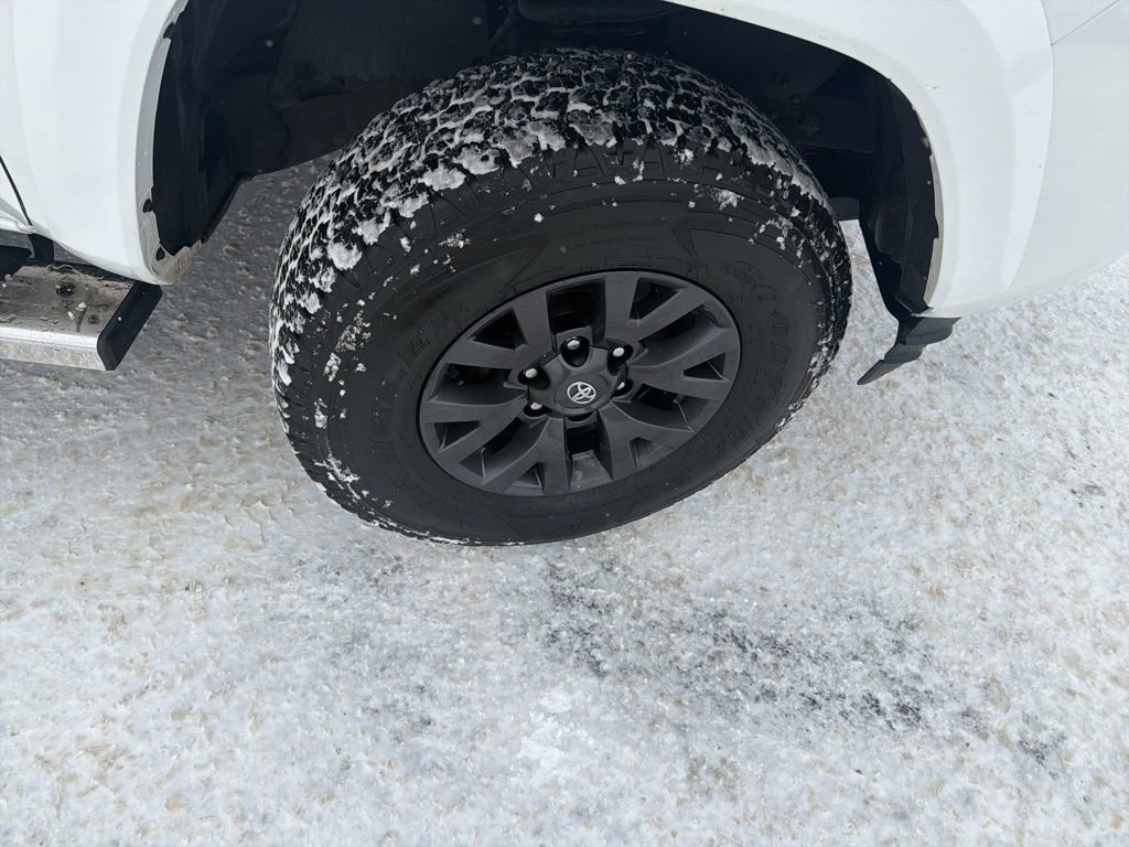 Used 2022 Toyota Tacoma SR5 image 9