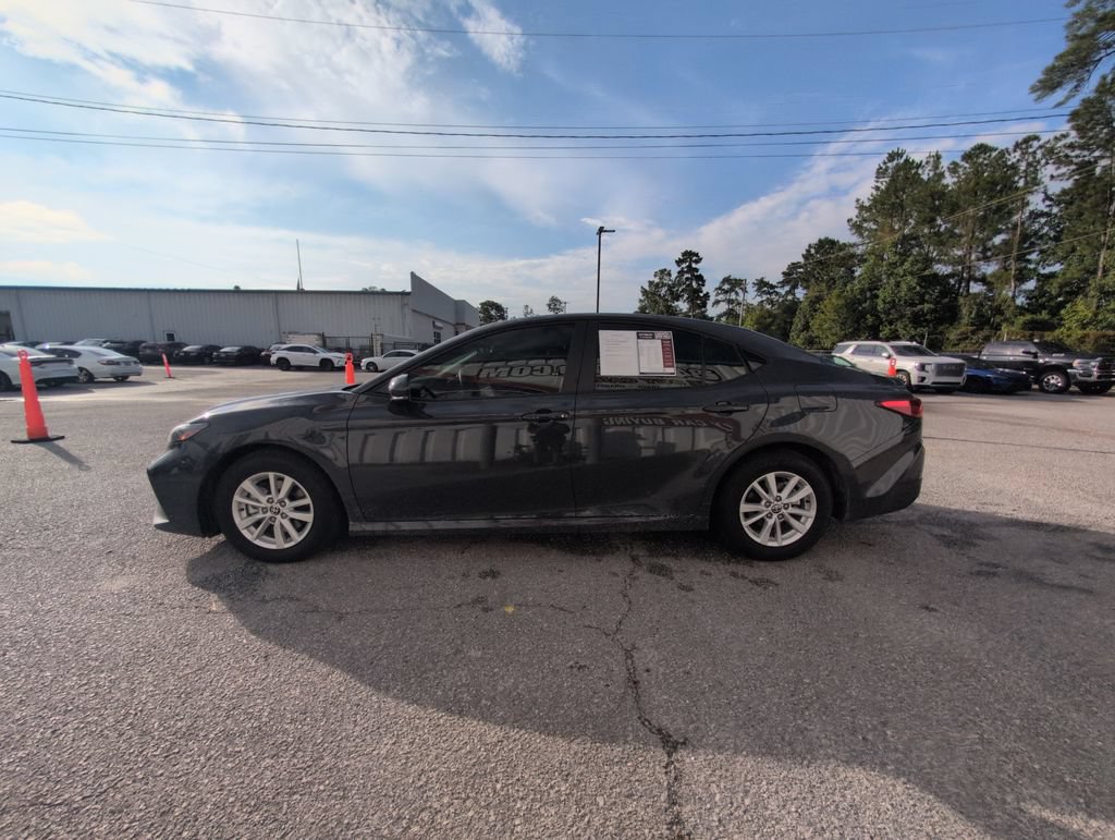 Used 2026 Toyota Camry LE FWD image 5