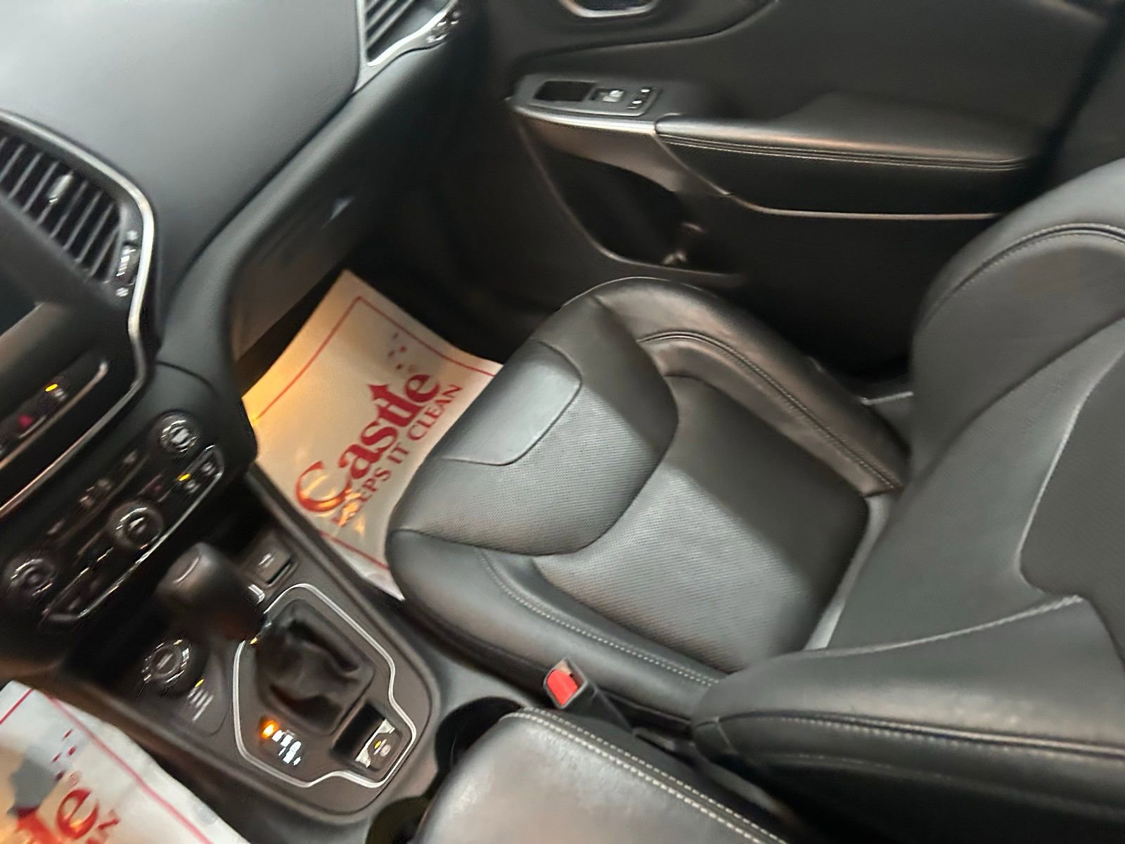 Certified 2021 Jeep Cherokee Latitude Lux w/ Sun & Sound Group image 27