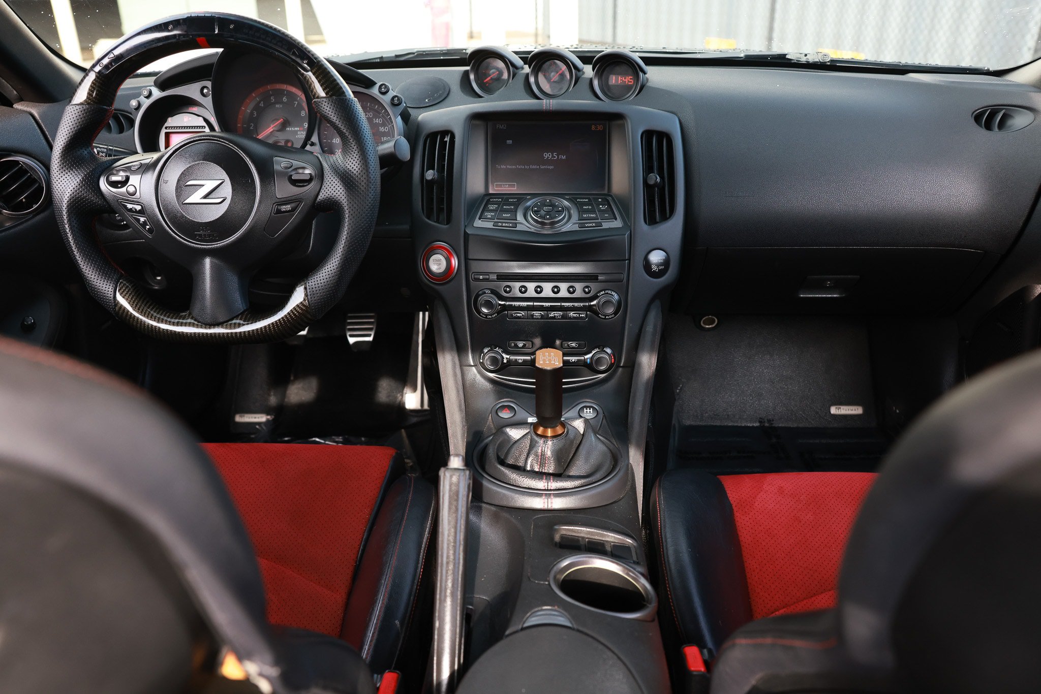 Used 2016 Nissan 370Z NISMO RWD image 2