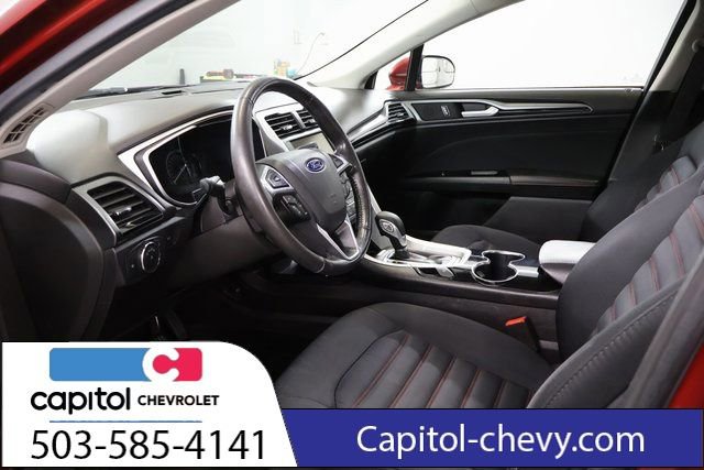 Used 2016 Ford Fusion SE FWD image 12