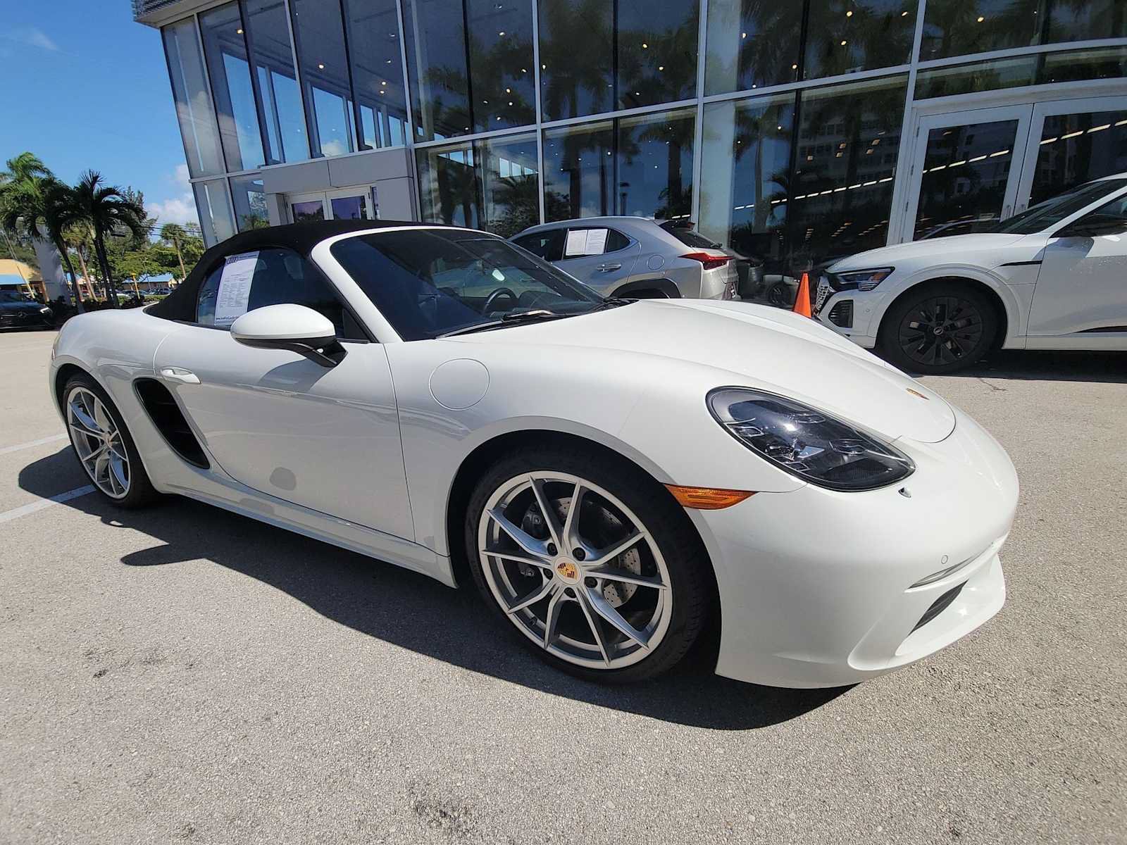 Used 2021 Porsche 718 Boxster RWD image 8