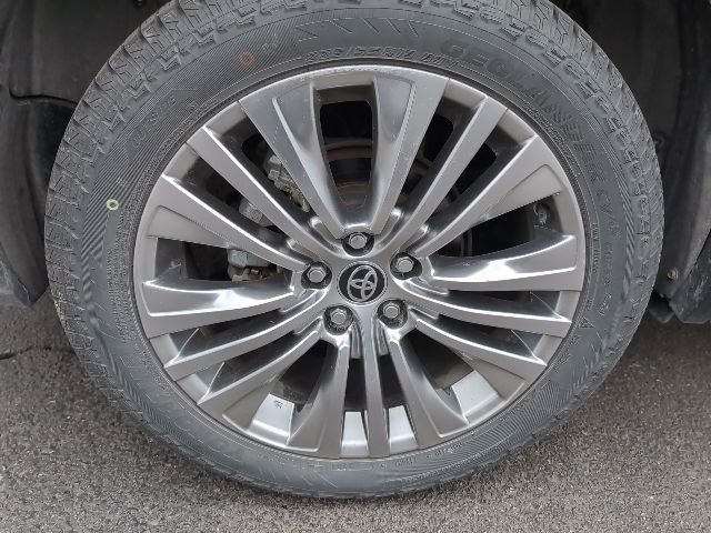 Used 2021 Toyota Venza Limited image 9