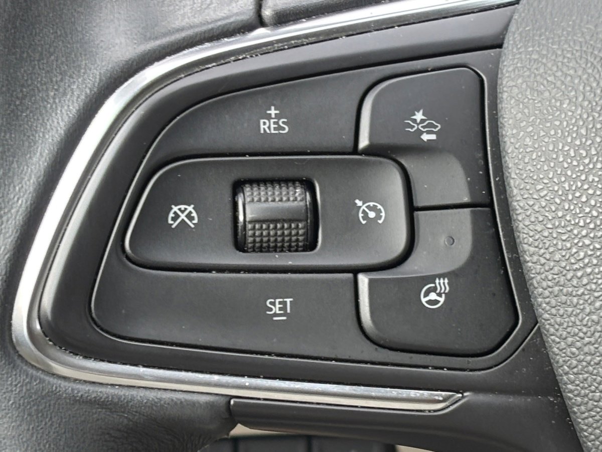 Used 2021 Buick Envision Avenir w/ Technology Package II image 11