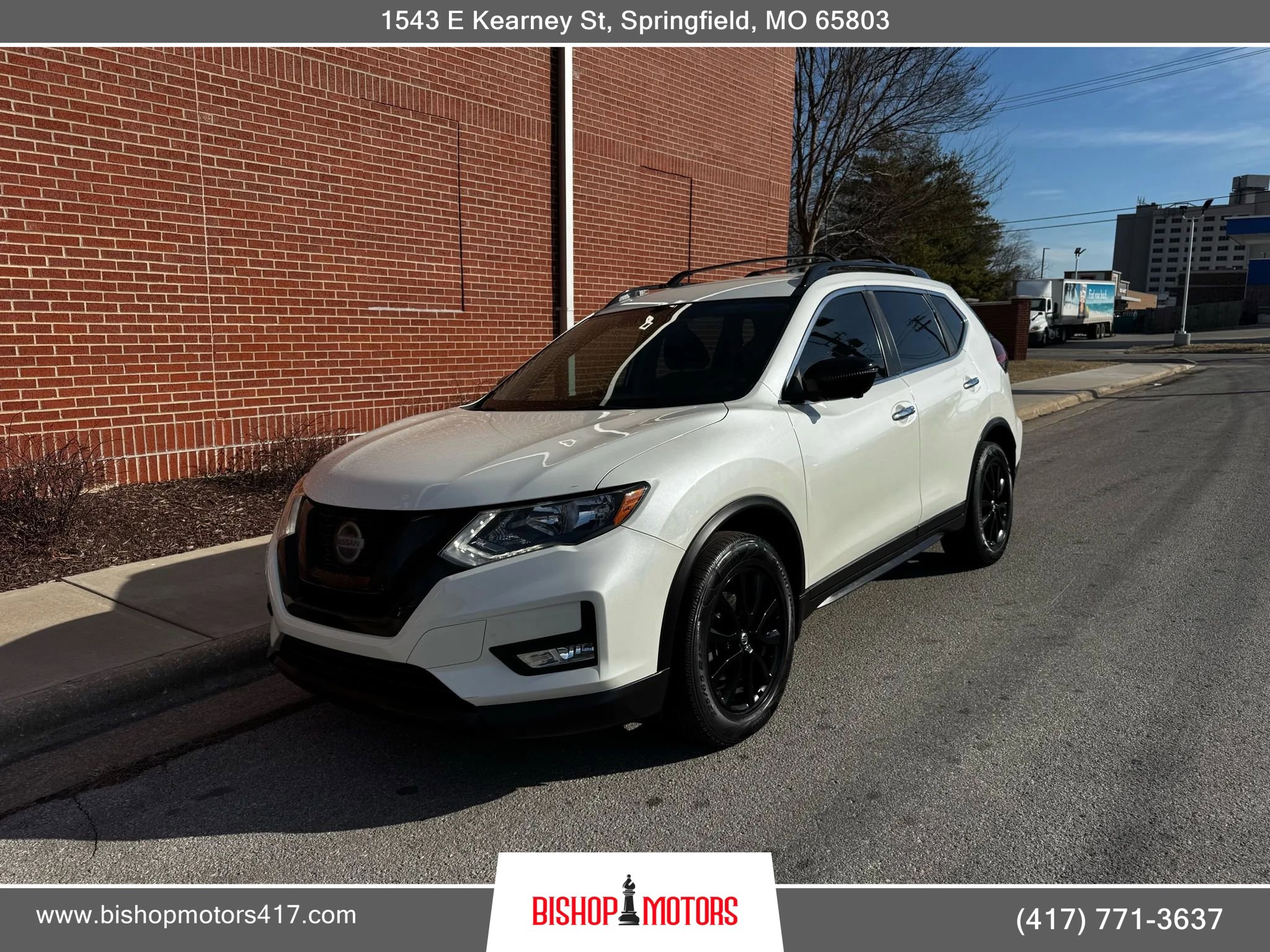 Used 2018 Nissan Rogue SV w/ Premium Package image 1
