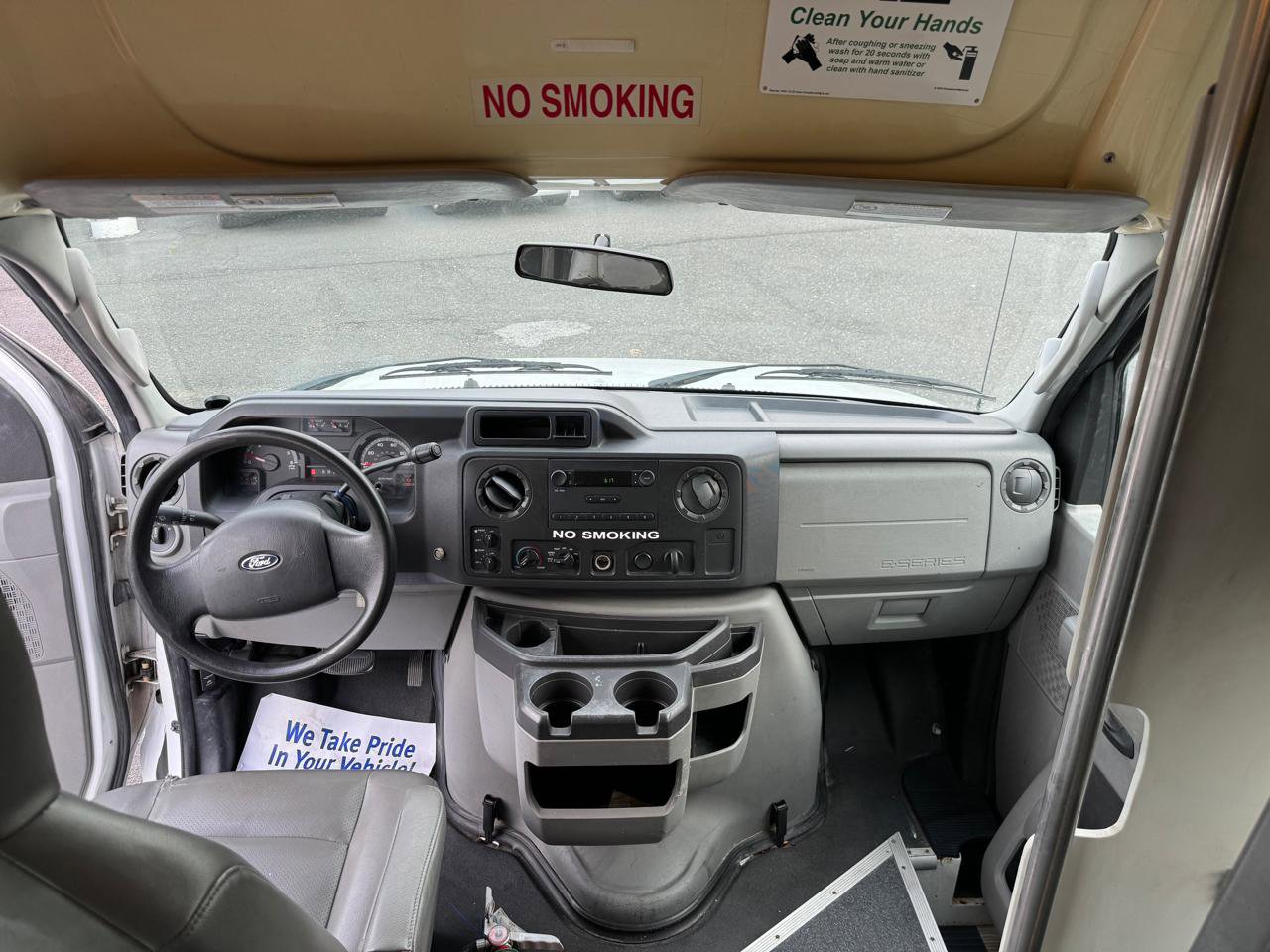 Used 2009 Ford E-250 and Econoline 250 Extended RWD image 12
