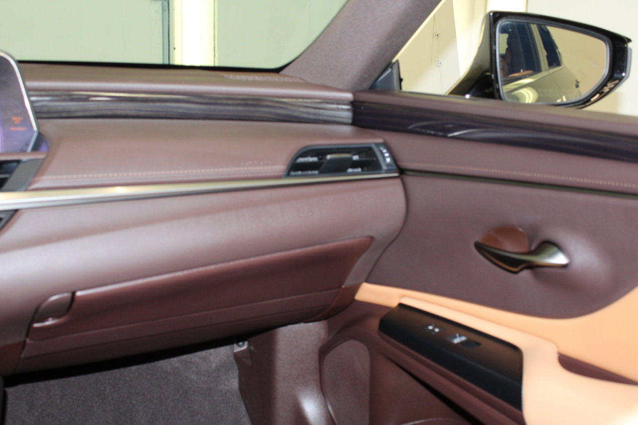 Used 2021 Lexus ES 300h w/ Premium Package image 55