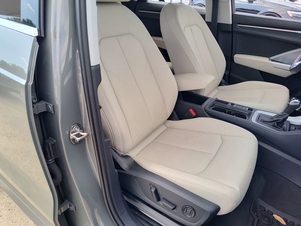 Used 2025 Audi Q3 2.0T Premium w/ Convenience Package AWD/4WD image 32