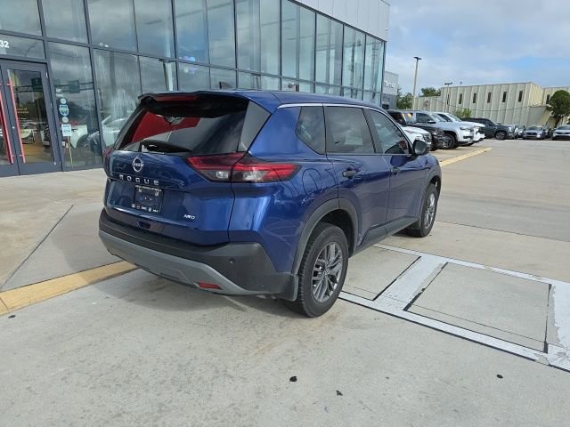 Used 2023 Nissan Rogue S image 4