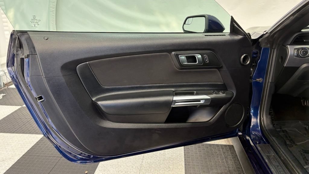 Used 2019 Ford Mustang GT w/ Black Accent Package RWD image 15