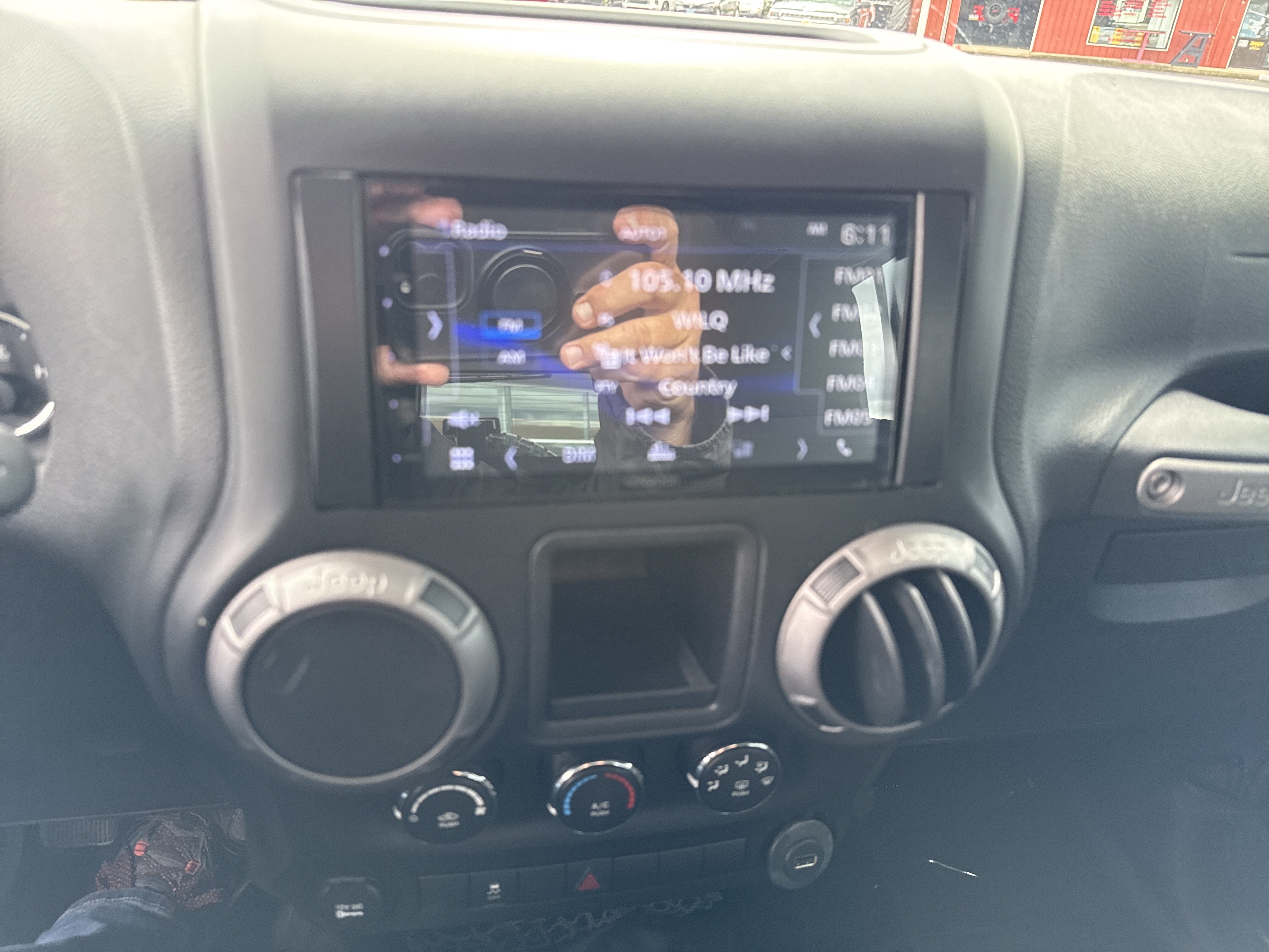 Used 2017 Jeep Wrangler Unlimited Sport w/ Connectivity Group AWD/4WD image 23