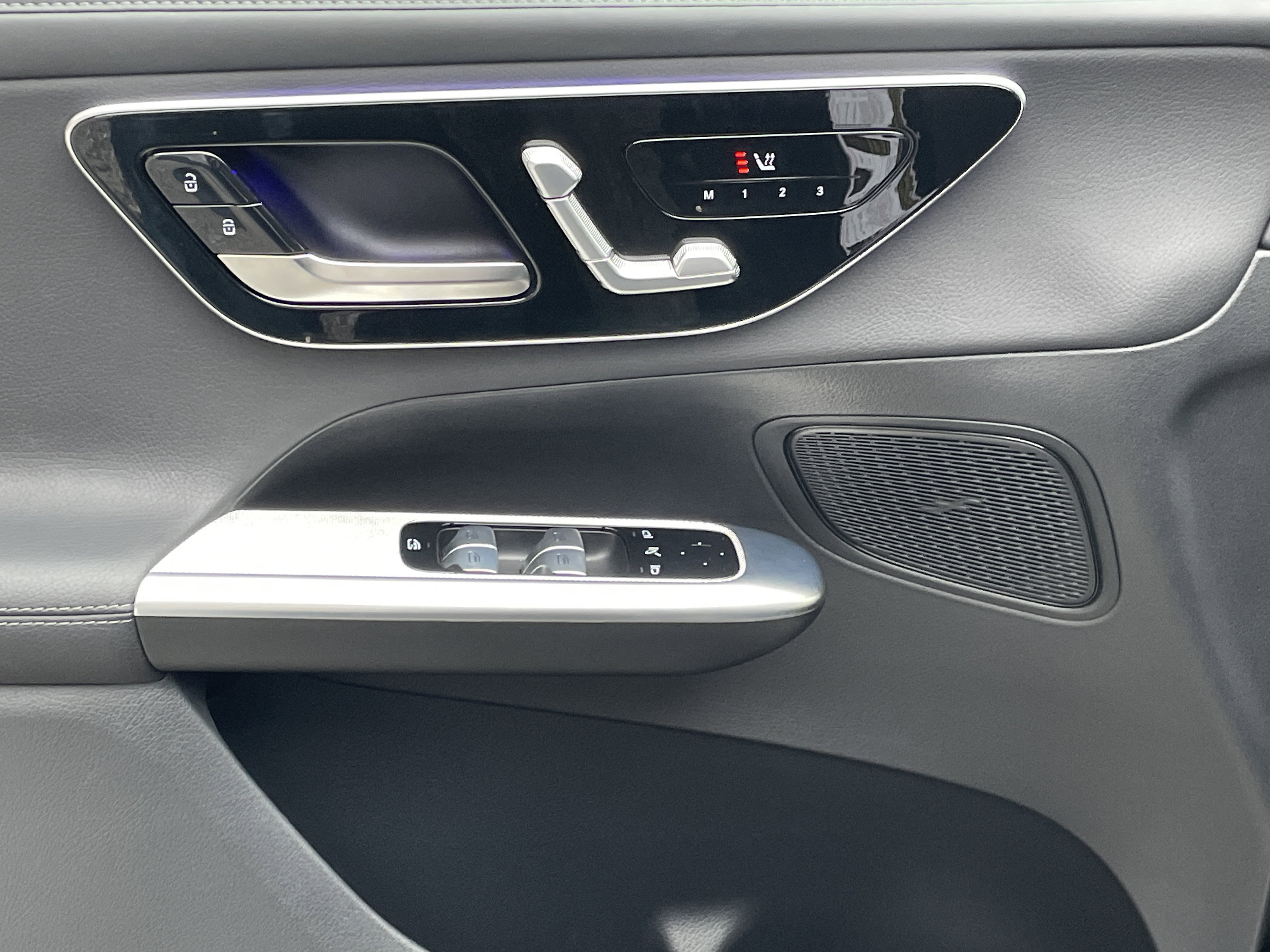 Certified 2025 Mercedes-Benz GLC 300 4MATIC image 20