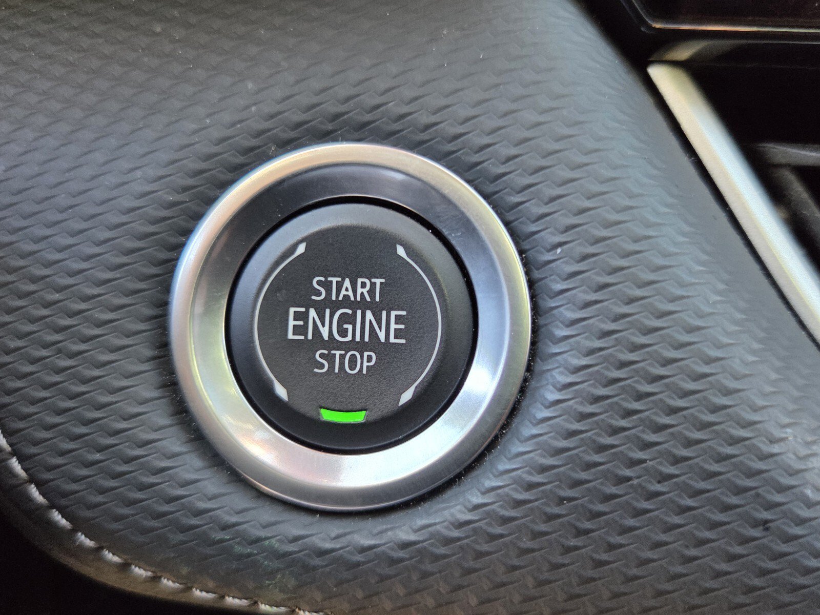 Certified 2025 Chevrolet Equinox LT FWD image 29