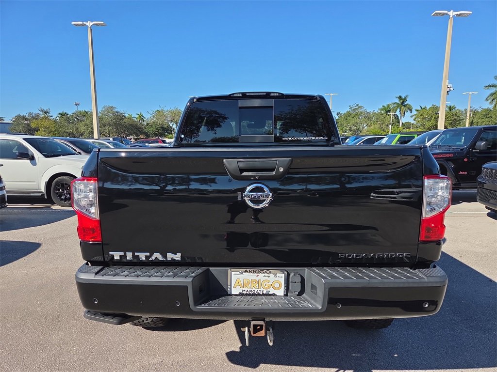 Used 2021 Nissan Titan SV w/ SV Convenience Package image 7