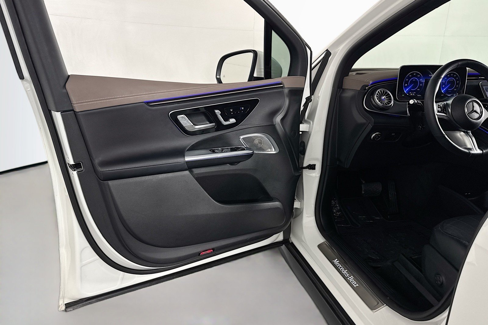 Certified 2023 Mercedes-Benz EQE 500 4MATIC SUV image 20