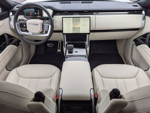New 2025 Land Rover Range Rover SE image 14