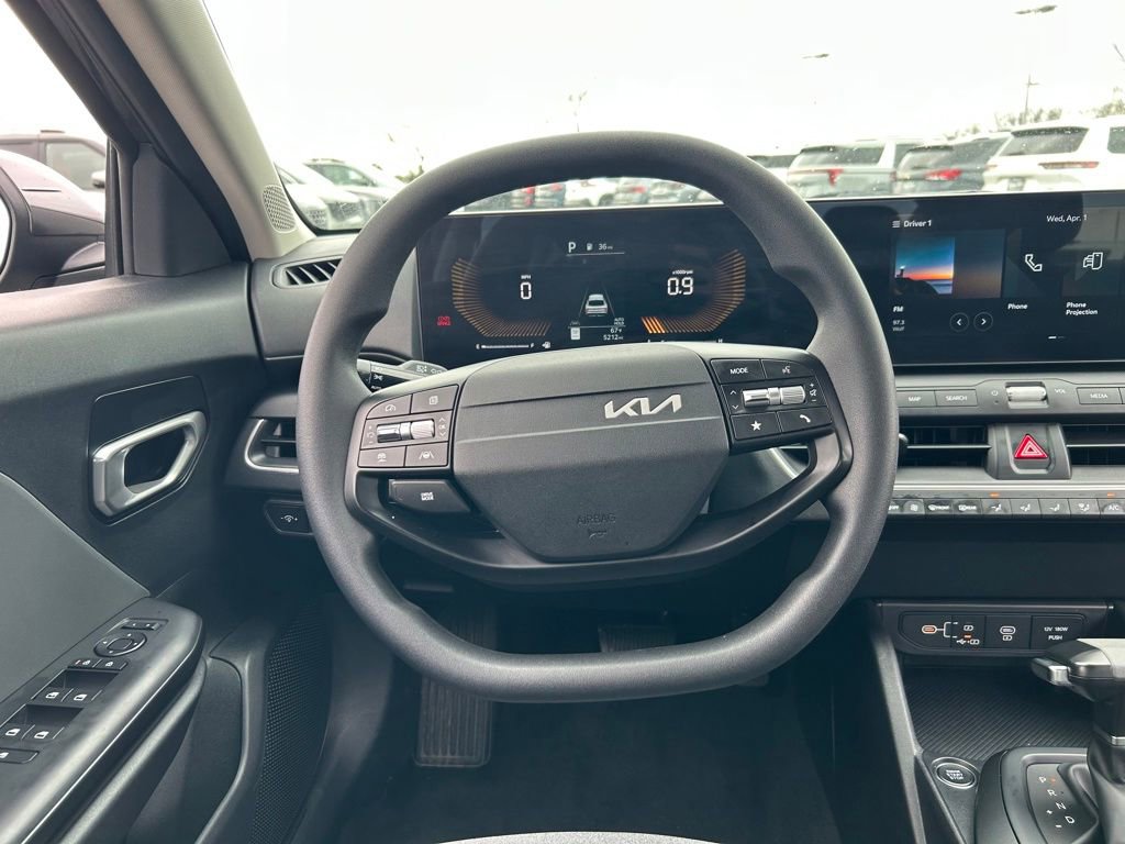 Used 2025 Kia K4 LXS image 10