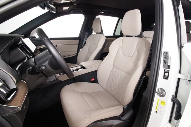 Certified 2026 Volvo XC90 B6 Plus AWD/4WD image 17